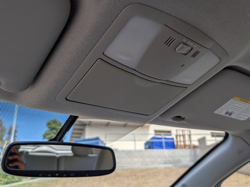 Used 2011 Nissan Leaf SL FWD image 19