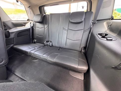 Used 2015 Cadillac Escalade Premium AWD/4WD image 31