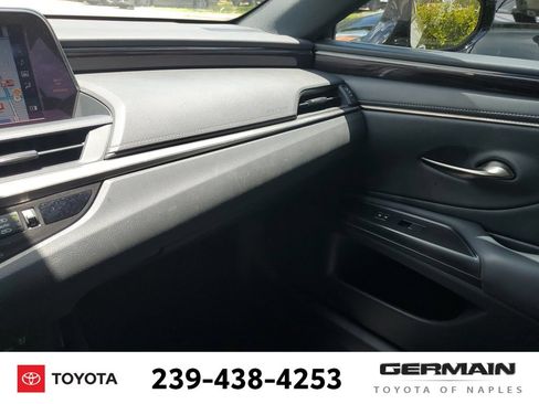Used 2020 Lexus ES 300h w/ Premium Package FWD image 36