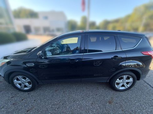 Used 2016 Ford Escape SE FWD image 2