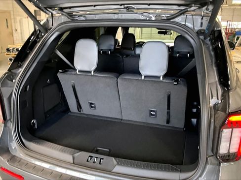New 2026 Ford Explorer ST-Line RWD image 18