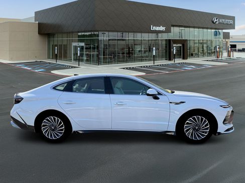 New 2026 Hyundai Sonata SEL FWD image 9