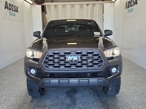 Used 2022 Toyota Tacoma TRD Off-Road AWD/4WD image 6