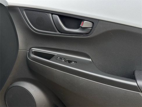 Used 2020 Hyundai Kona SE image 27