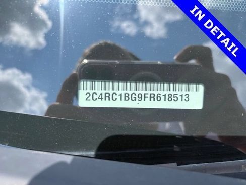Used 2015 Chrysler Town & Country Touring FWD image 43