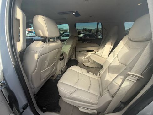 Used 2016 Cadillac Escalade Premium AWD/4WD image 12