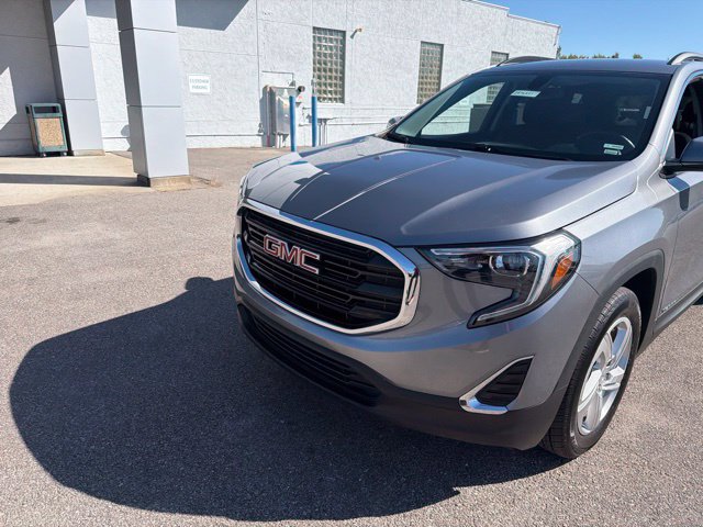 Used 2018 GMC Terrain SLE w/ Driver Convenience Package AWD/4WD image 3