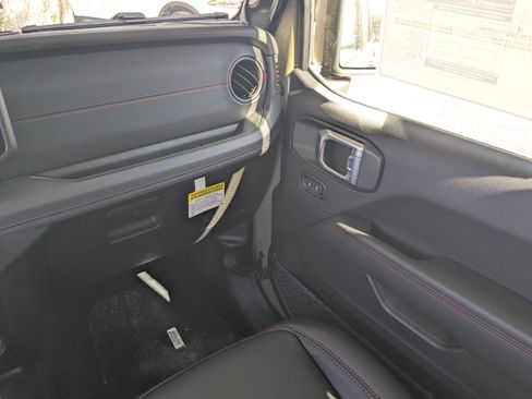 New 2026 Jeep Wrangler Rubicon w/ Technology Group image 17