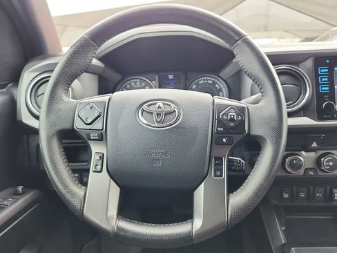 Used 2019 Toyota Tacoma TRD Off-Road image 19