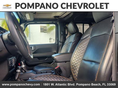 Used 2023 Jeep Gladiator Overland image 19