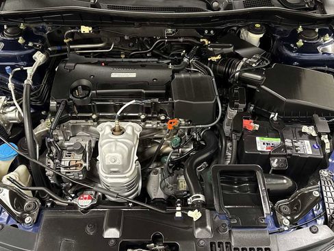 Used 2017 Honda Accord LX image 30