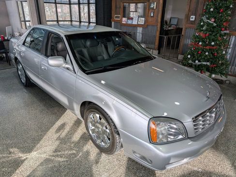 Used 2003 Cadillac De Ville DTS w/ Premium Luxury Package image 4