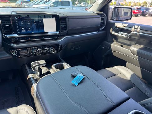 Used 2023 Chevrolet Silverado 1500 RST w/ Convenience Package II AWD/4WD image 22