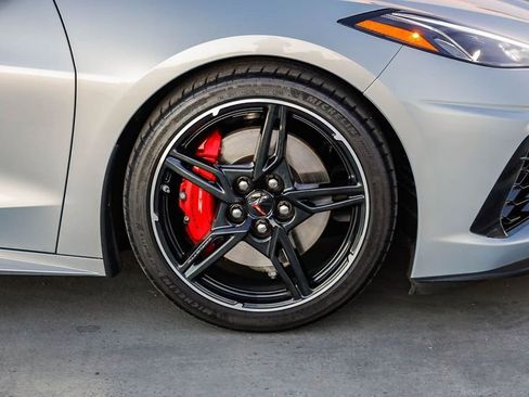 Used 2022 Chevrolet Corvette Stingray w/ Z51 Performance Package image 11