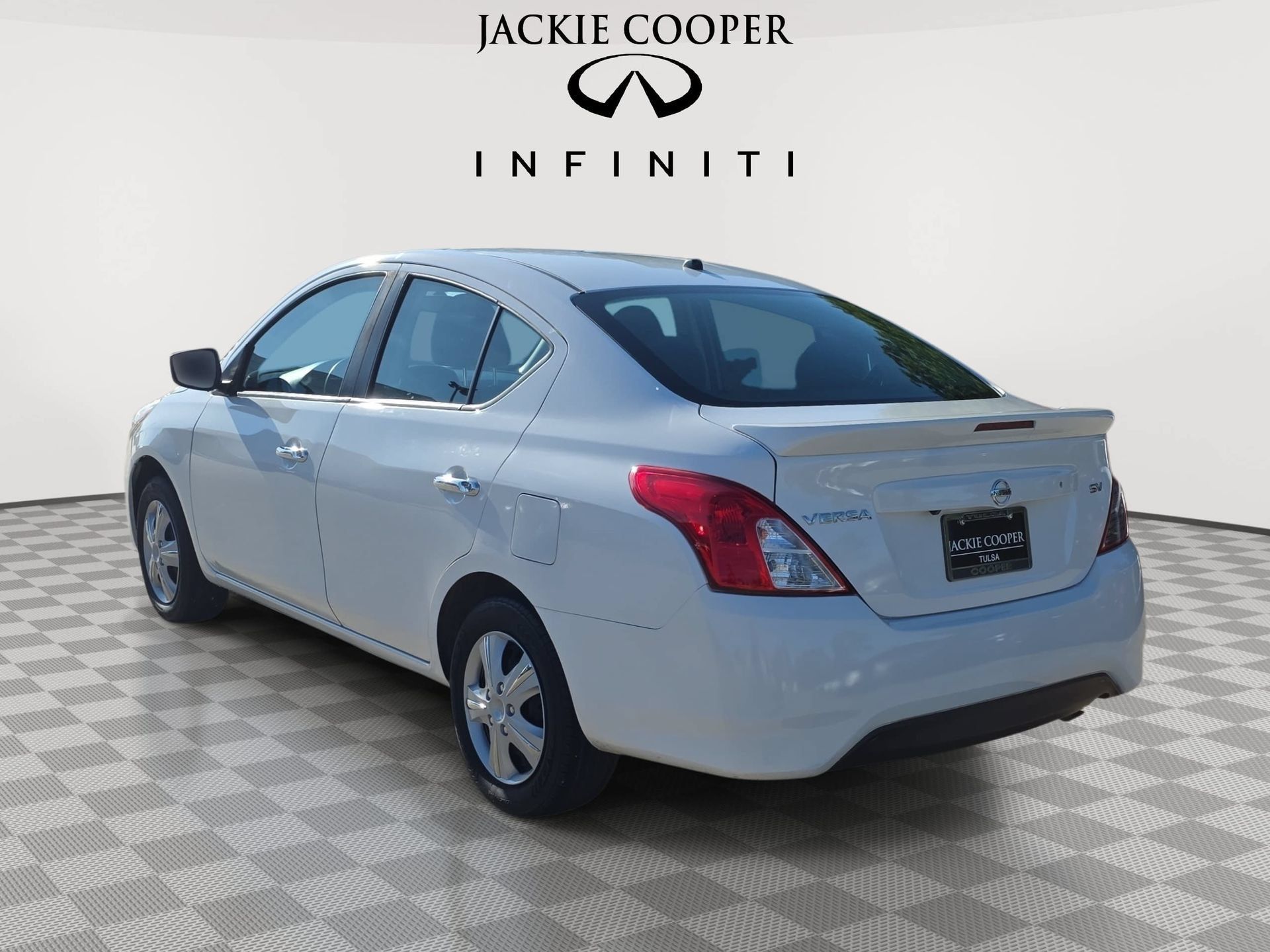 Used 2019 Nissan Versa SV FWD image 7