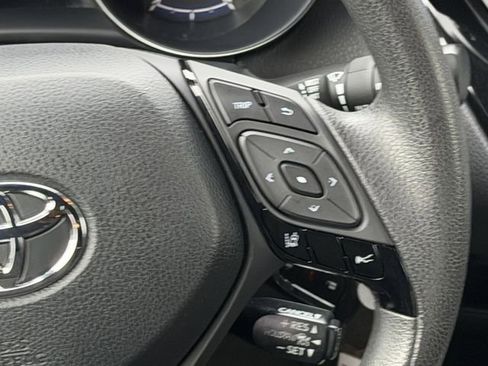 Used 2019 Toyota C-HR LE FWD image 13