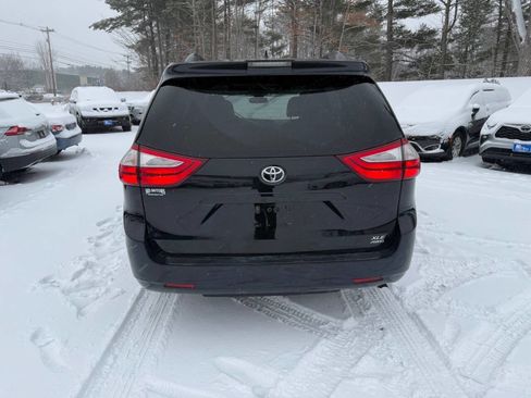 Used 2019 Toyota Sienna XLE Premium image 9