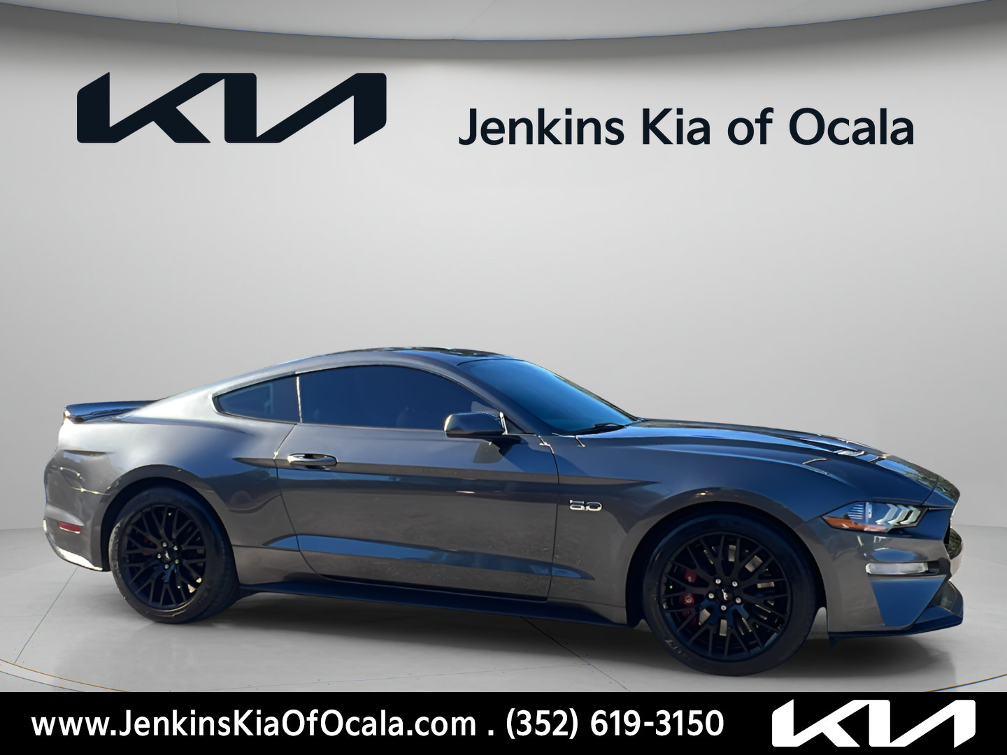Used 2018 Ford Mustang GT RWD image 2