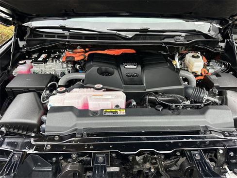 Certified 2025 Toyota Sequoia SR5 image 29