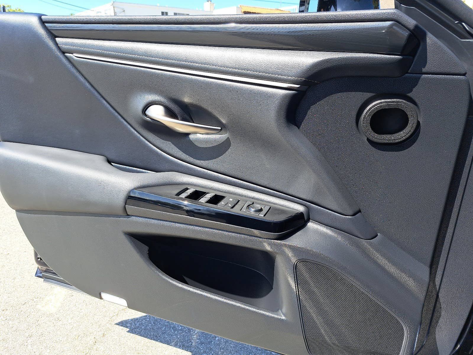 Used 2025 Lexus ES 350 FWD image 29