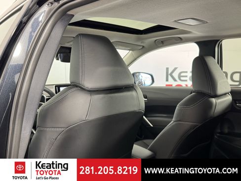 Certified 2025 Toyota Corolla Cross XLE image 17