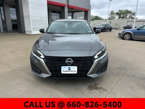Used 2025 Nissan Altima 2.5 SV FWD image 3