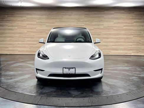 Used 2023 Tesla Model Y Performance AWD/4WD image 11