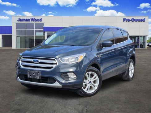 Used 2019 Ford Escape SE FWD image 1