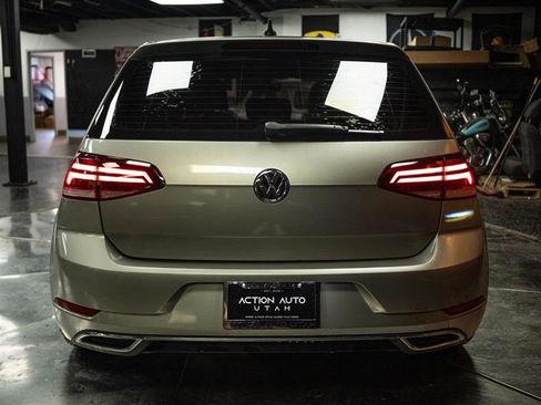 Used 2018 Volkswagen Golf 4-Door FWD image 6