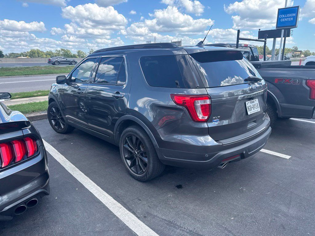 Used 2019 Ford Explorer XLT w/ Equipment Group 202A FWD image 1