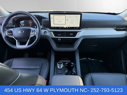 Certified 2025 Ford Explorer Active w/ Active Comfort Package RWD image 10