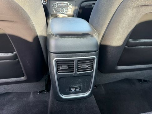 Used 2019 Dodge Charger SXT AWD/4WD image 36