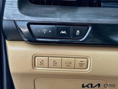 Used 2024 Kia Carnival EX FWD image 10