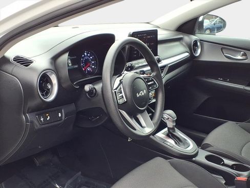 Used 2023 Kia Forte LXS w/ LXS Technology Package image 7