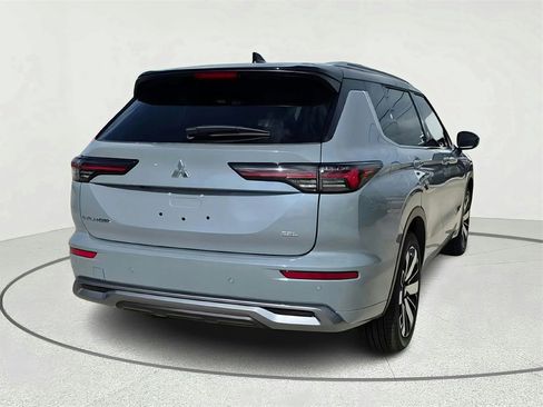 New 2025 Mitsubishi Outlander SEL image 6
