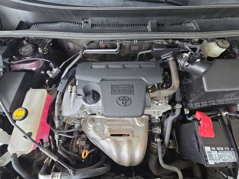 Used 2018 Toyota RAV4 LE image 27