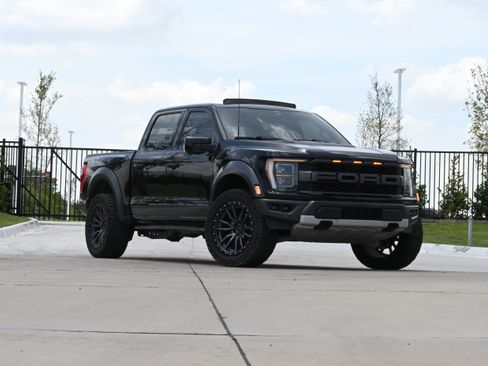 Used 2022 Ford F150 Raptor w/ Equipment Group 801A High AWD/4WD image 2