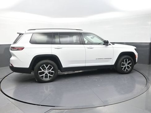 Used 2023 Jeep Grand Cherokee L Limited w/ Trailer Tow Group (B) AWD/4WD image 11
