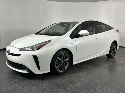 Used 2019 Toyota Prius Limited image 6