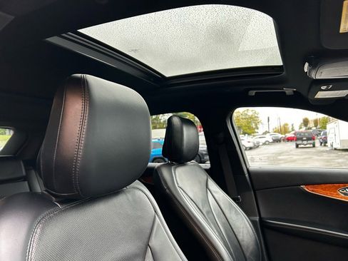 Used 2020 Lincoln Nautilus Reserve image 12