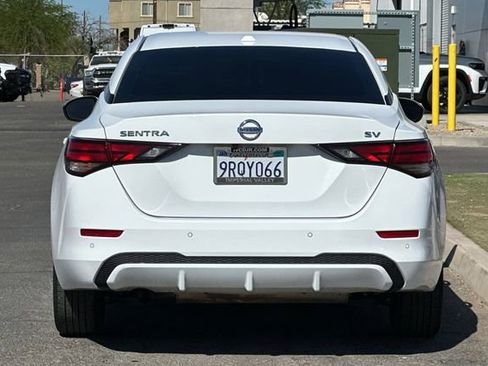 Used 2022 Nissan Sentra SV image 4
