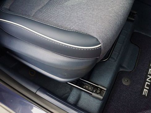 New 2026 Hyundai Venue SEL FWD image 23