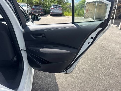 Used 2025 Toyota Corolla LE FWD image 17
