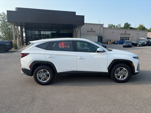 Certified 2026 Hyundai Tucson SE AWD/4WD image 2