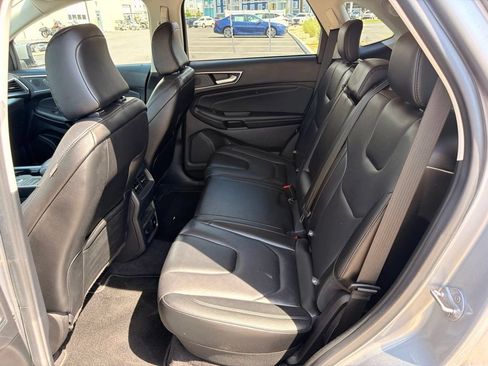 Used 2022 Ford Edge Titanium AWD/4WD image 12