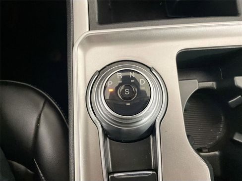 Used 2024 Ford Edge SEL image 17