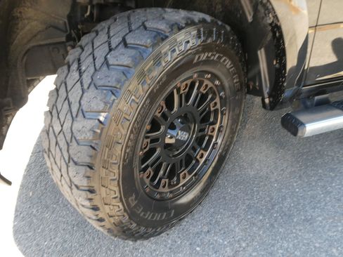 Used 2018 RAM 1500 Laramie Longhorn w/ Longhorn Southfork Package image 32