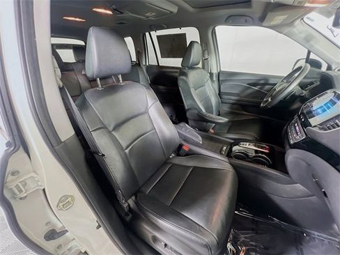 Used 2019 Honda Pilot Touring image 29