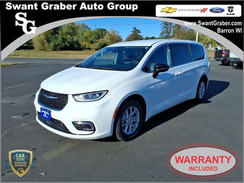Used 2024 Chrysler Pacifica Touring-L image 1