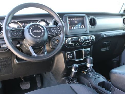 Used 2022 Jeep Wrangler Unlimited Sport AWD/4WD image 14
